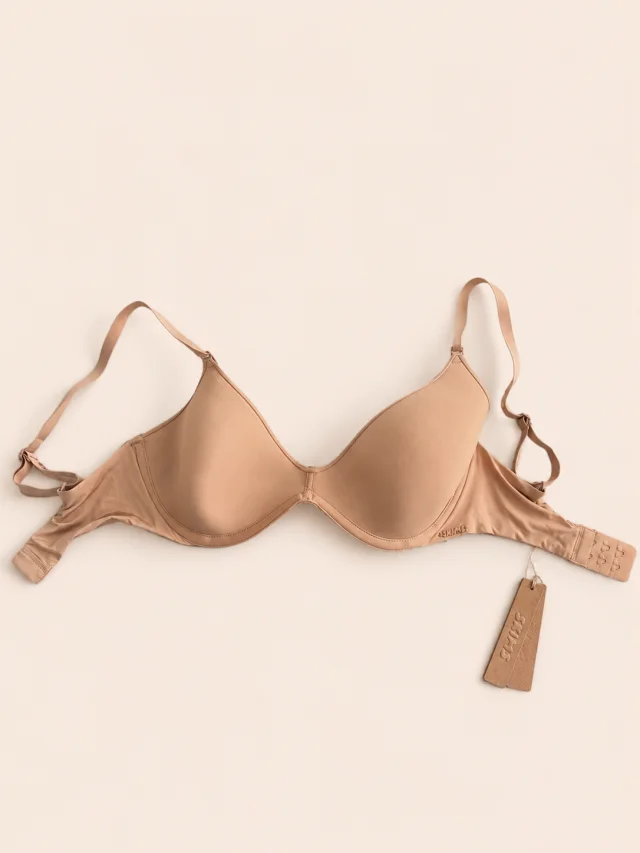 SKIMS Weightless Scoop Bra — 32DD