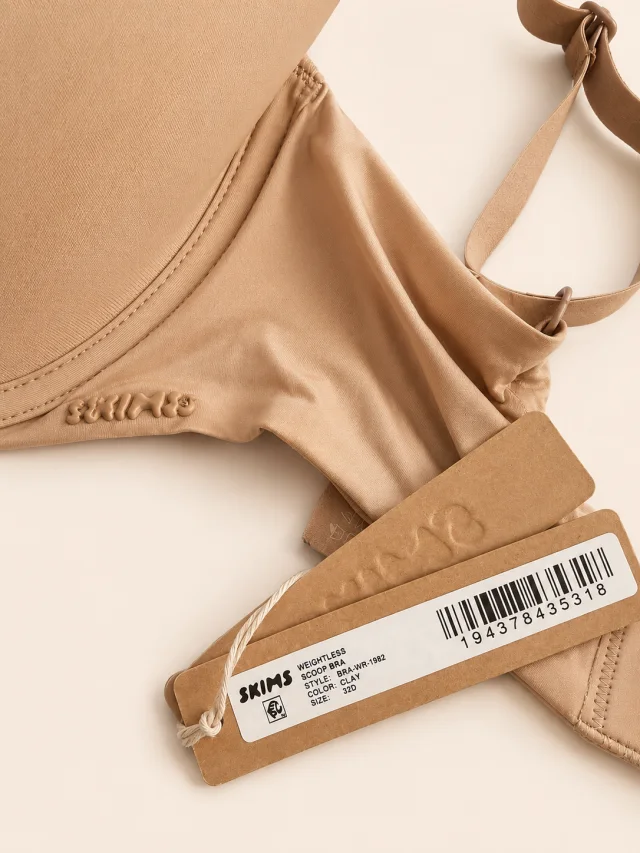 SKIMS Weightless Scoop Bra — 32DD
